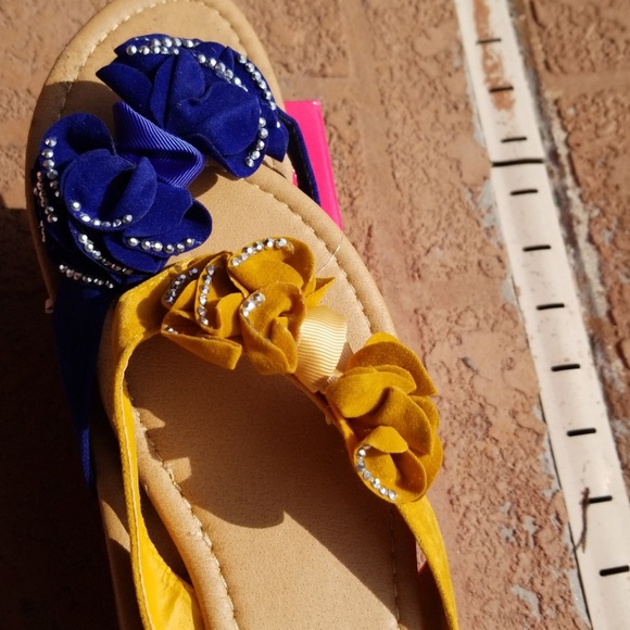 Sandals - Picture 3 of 3